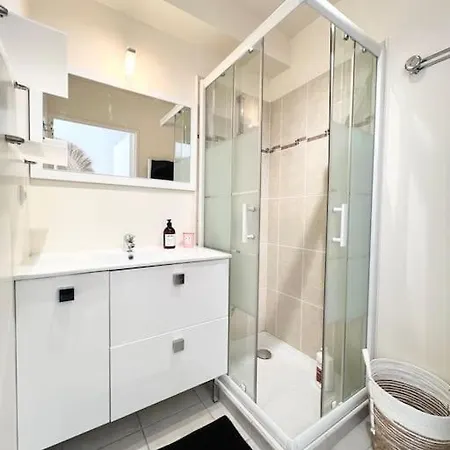 Paisible Avec Piscine ラシオタ