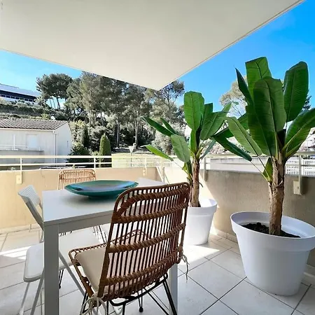 Apartment Paisible Avec Piscine La Ciotat